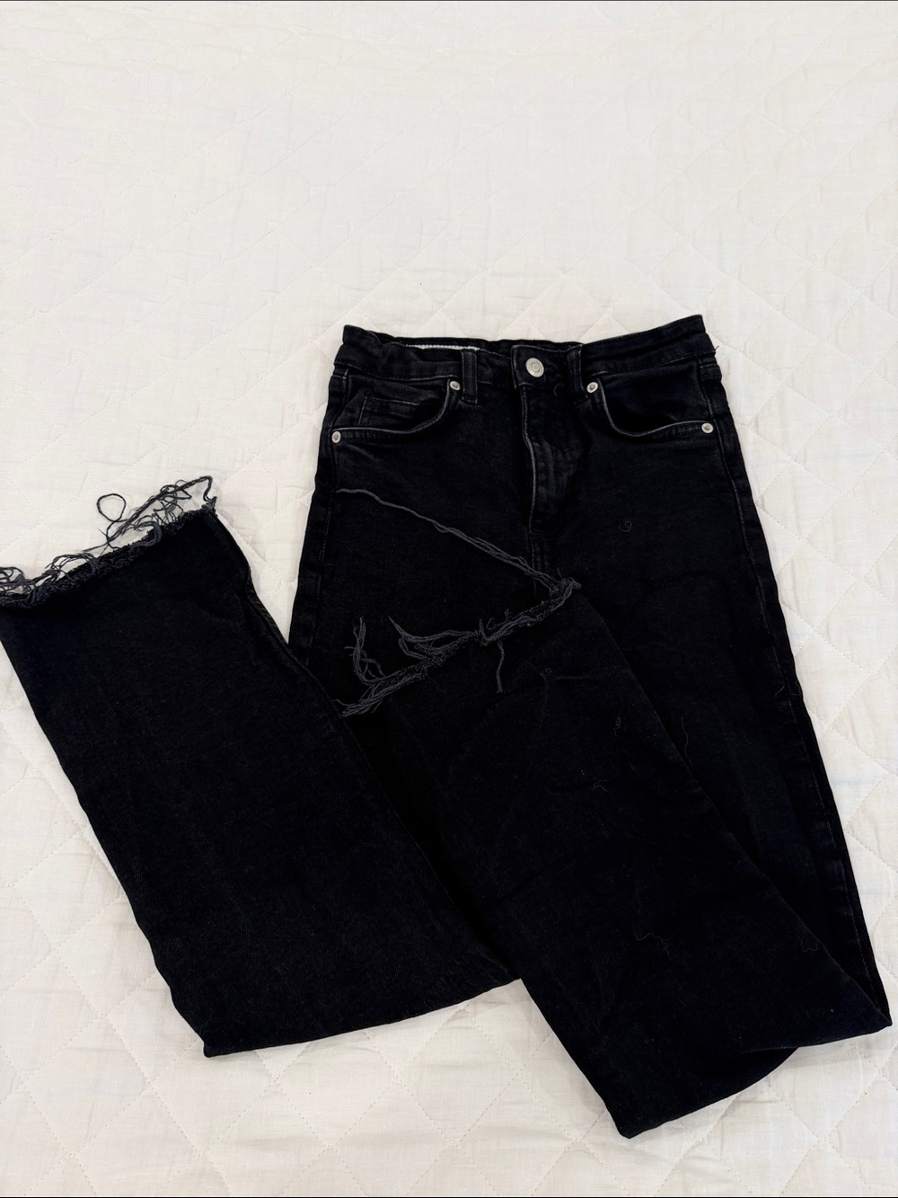 Zara Black Straight-Leg Jeans with Distressed Hem